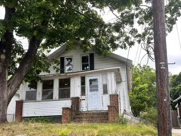 43 Plymouth St, East Greenwich, RI 02818