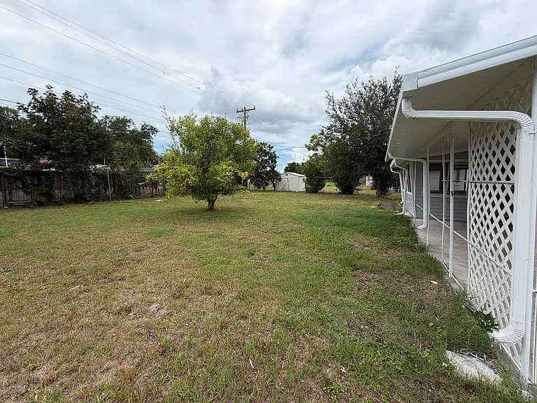 4518 Groveland St — Photo 20