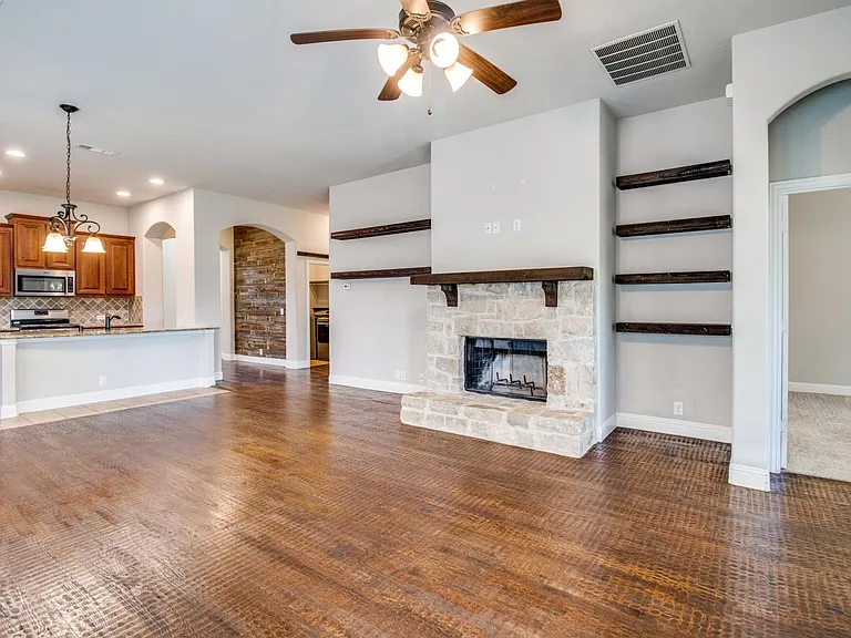 4619 Amesbury Ln — Photo 9