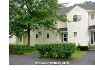52 Stoneheights Dr, Waterford, CT 06385