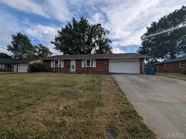 201 Dana Dr, Collinsville, IL 62234