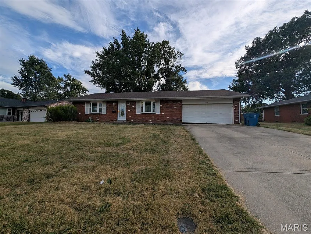 201 Dana Dr photo 1