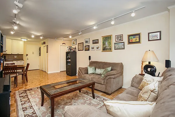 Sold by Cohen Smith Chang LLC | media 4