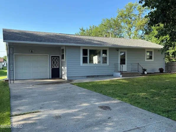 309 10th St W, Clear Lake, SD 57226