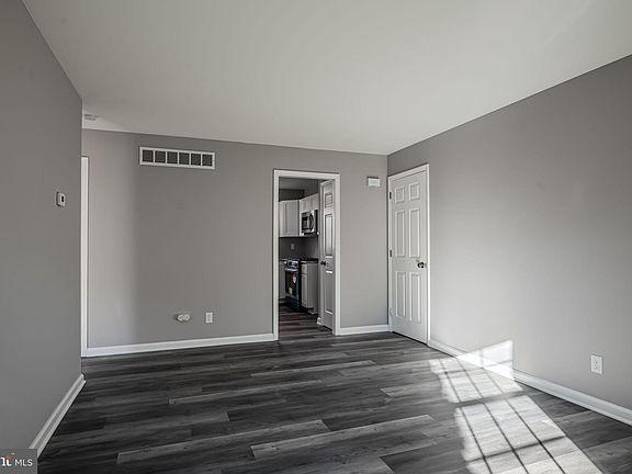 5th image of 2351 Taggart Ct #351T