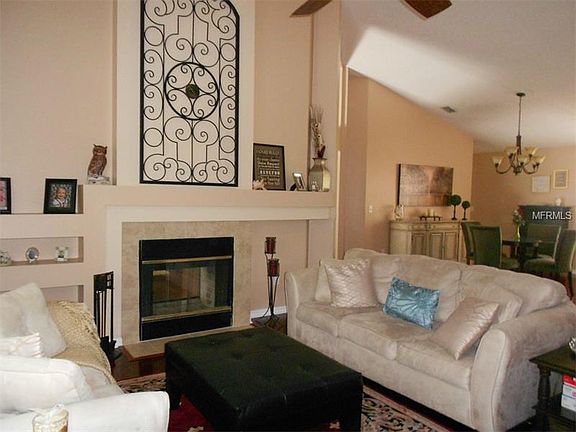 3rd image of 818 Royal Oak Ct