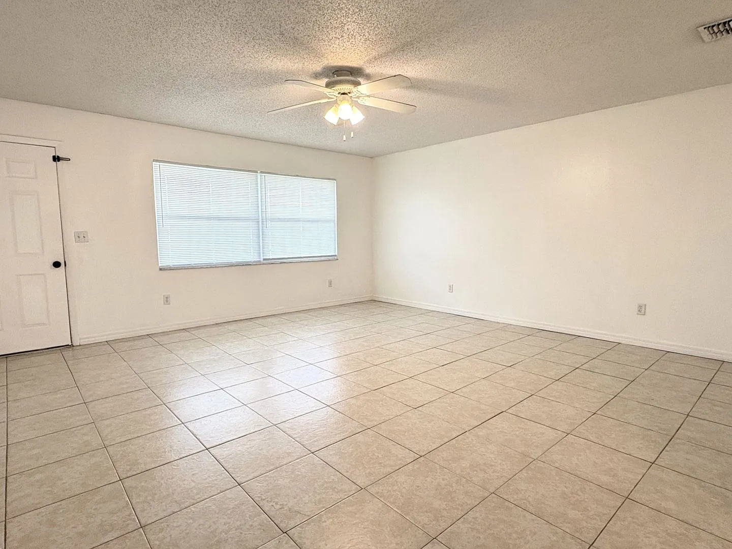 Adorable 2 Bedroom Port Orange Home! — Photo 2