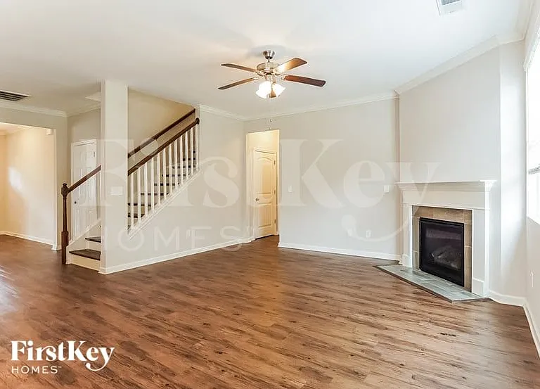 220 Polo Field Way — Photo 3