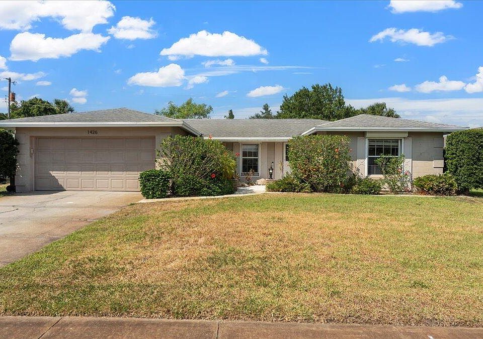 1st image of 1426 Country Club Dr
