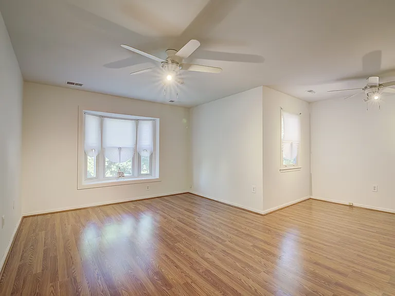 13907 Concord Ave — Photo 14
