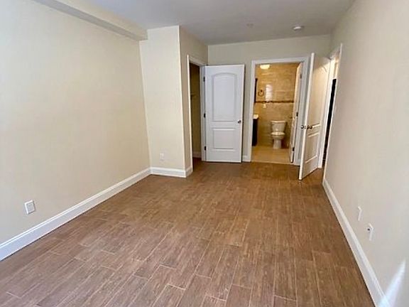 3rd image of 86-17 Kingston Pl #1