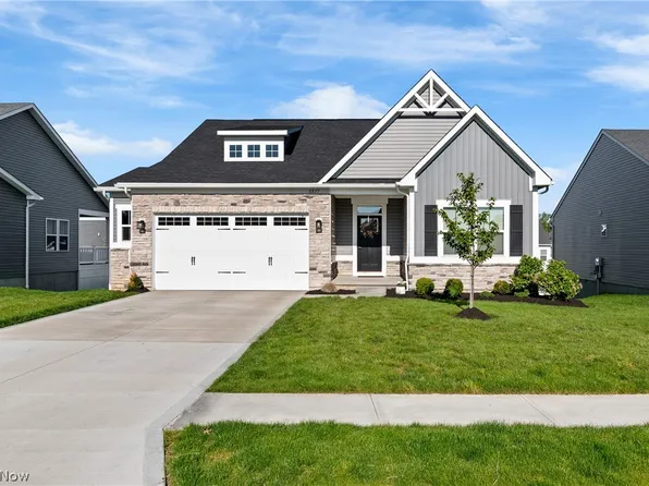 6877 Harrington Ct, Canton, OH 44721