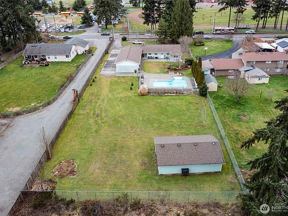4th image of 15705 5th Avenue E