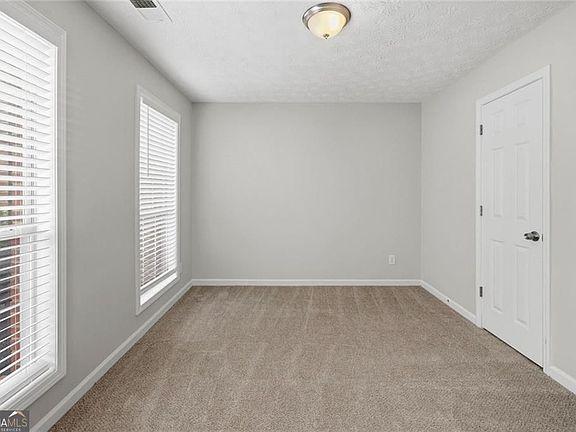 4th image of 267 Lakeview Pl
