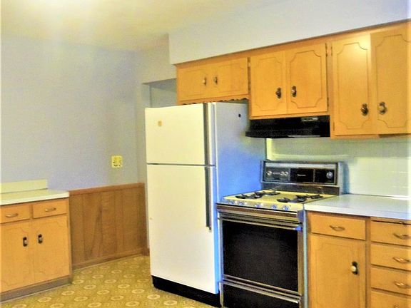 4th image of 5007 Upland Dr