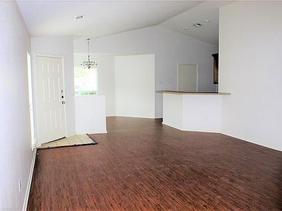 2nd image of 1141 Boxwood Dr