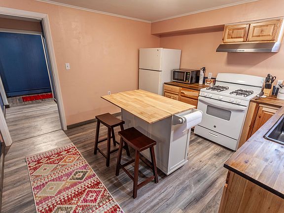 4th image of 1320 W 12th Ave #B