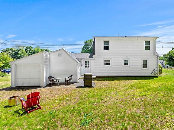 4th image of 106 Conant St