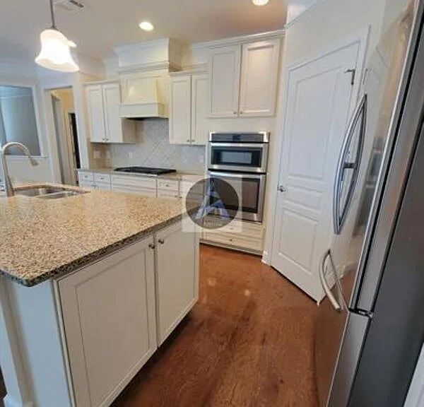 1008 Applegate Dr — Photo 6