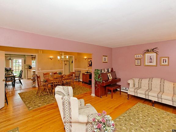 2nd image of 33 Shaker Dr