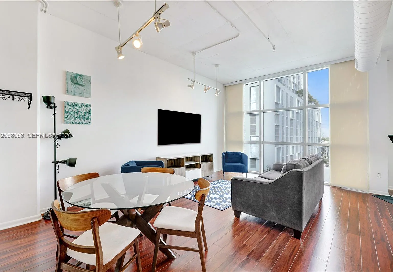 Cite Condo — Photo 3