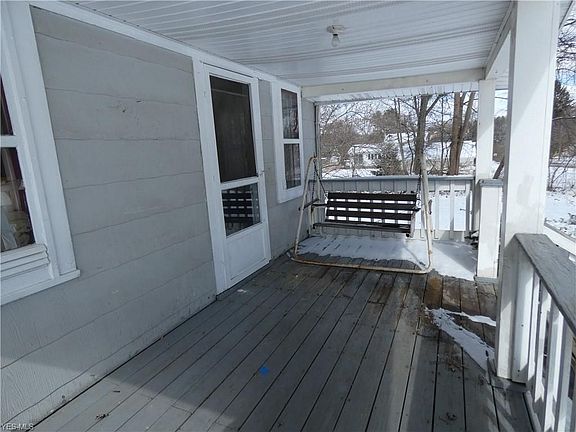 4th image of 436 Teddy Ave