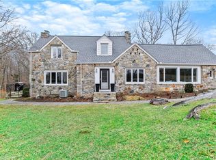 5 Chipping Ln, Norwalk, CT 06854