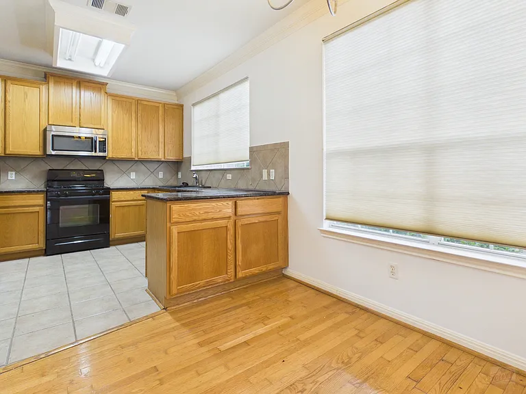 8518 Cahill Dr #32 — Photo 8
