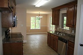 4th image of 203 Lasso Dr