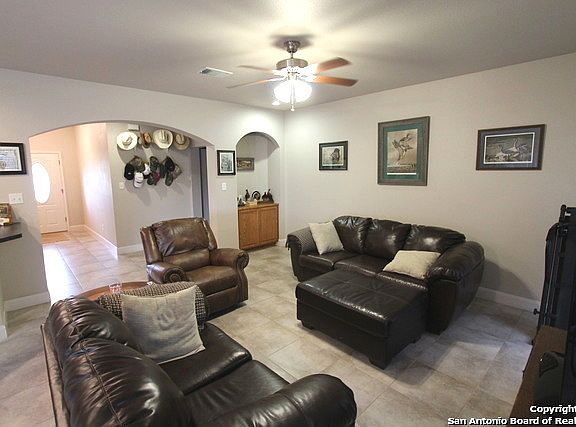 4th image of 78 Oak Fields Dr