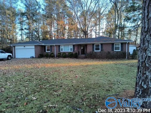 204 Monterey Cir, Gadsden, AL 35901