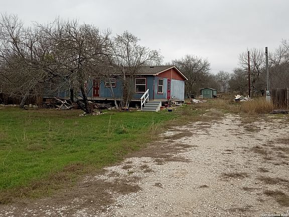 2nd image of 320 COUNTY ROAD 3822