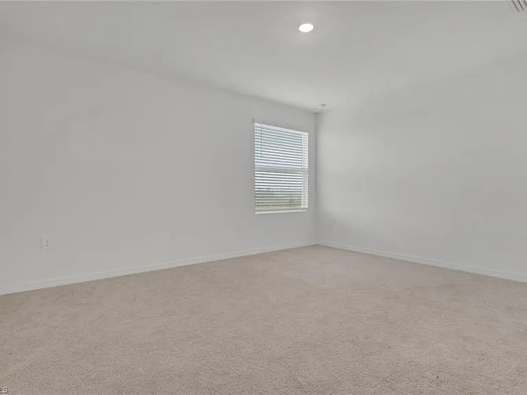 19550 Fairhill Ct — Photo 18