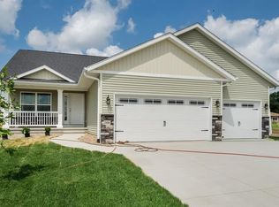 2416 Snapdragon Cir SW, Cedar Rapids, IA 52404