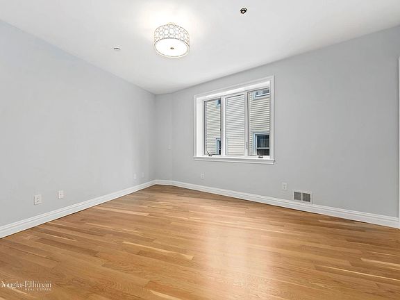 4th image of 423 Greenwood Ave #2R