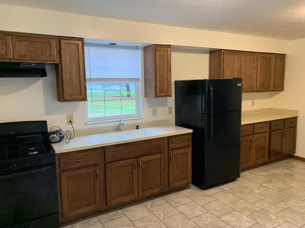 109 Oak Dr, Little Hocking, OH 45742