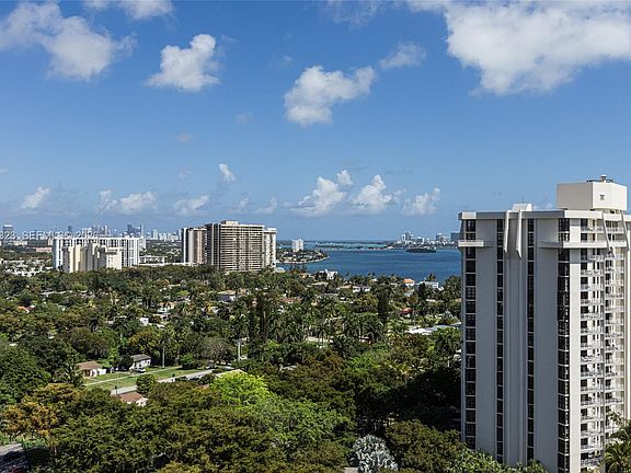 2nd image of 2000 Towerside Ter #Penthouse 11