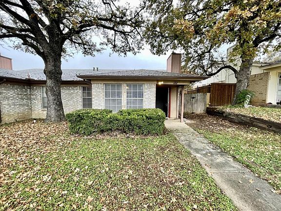 2nd image of 131 Oakwood Ln