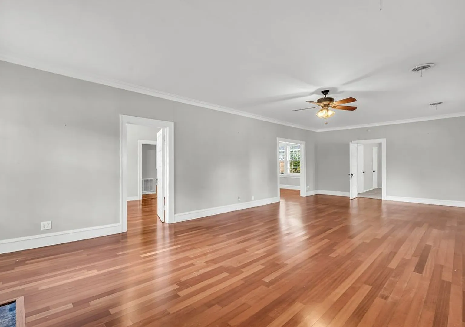 Renovated 3 Bedroom 2 Bath Home for Rent! — Photo 4