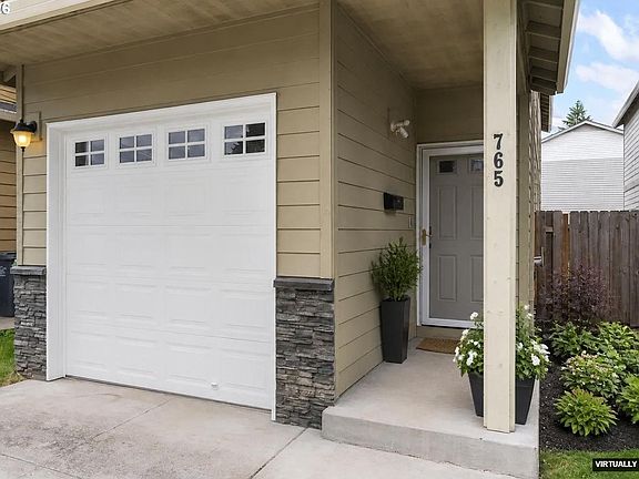2nd image of 765 NE 93rd Ave