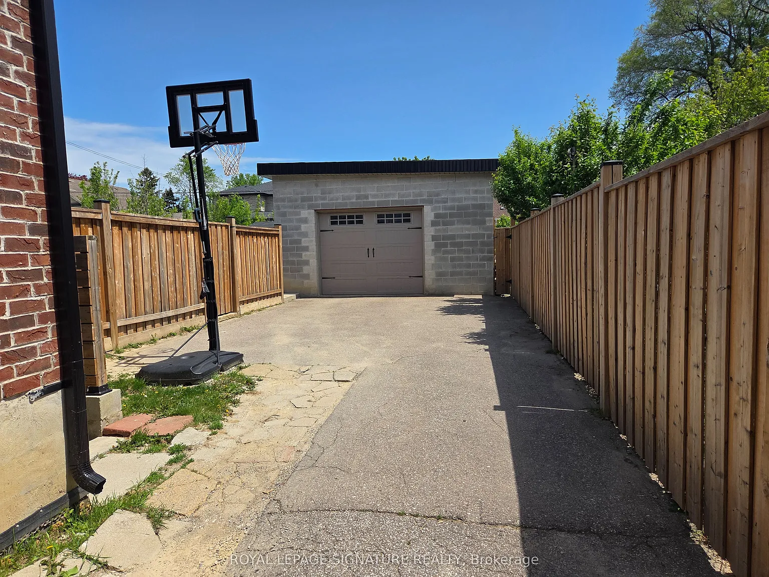 3 bed, $2,100 — Photo 2