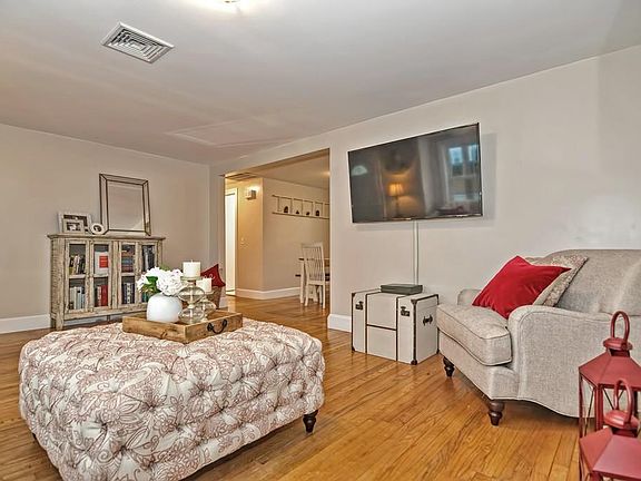 4th image of 68 Lincoln Ave
