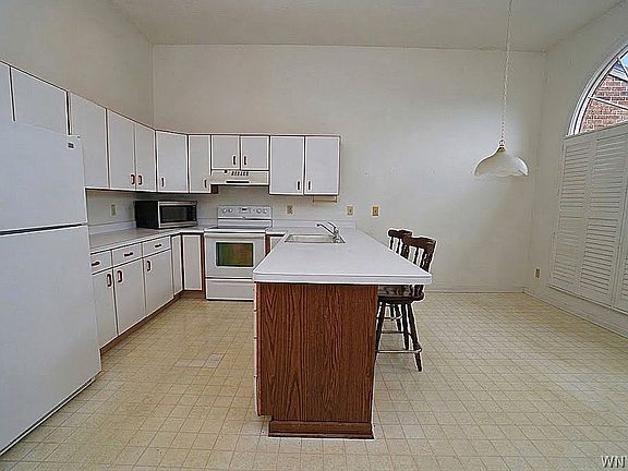 5th image of 122 Wedgewood Dr