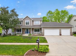 2937 Oakview Dr NE, Rochester, MN 55906