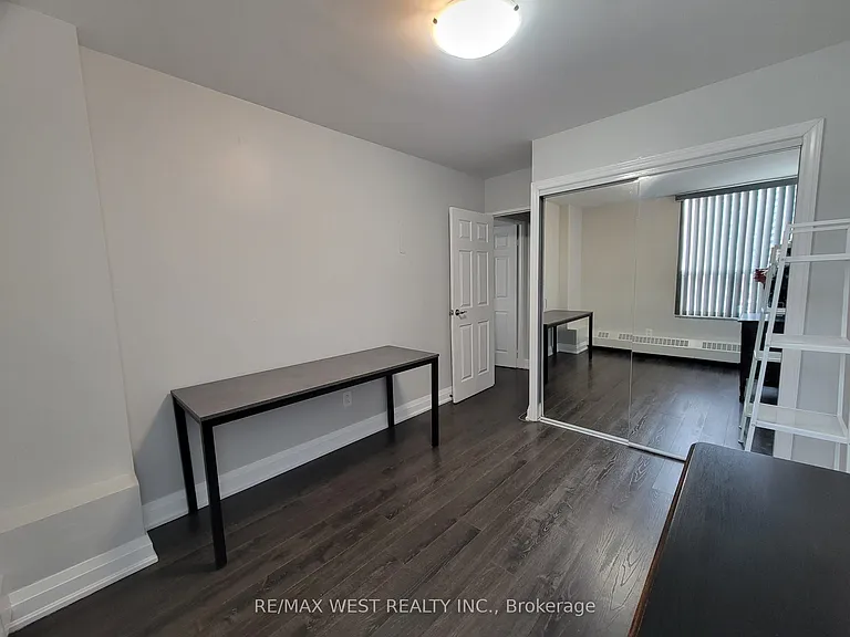 60 Pavane Linkway #812 — Photo 25