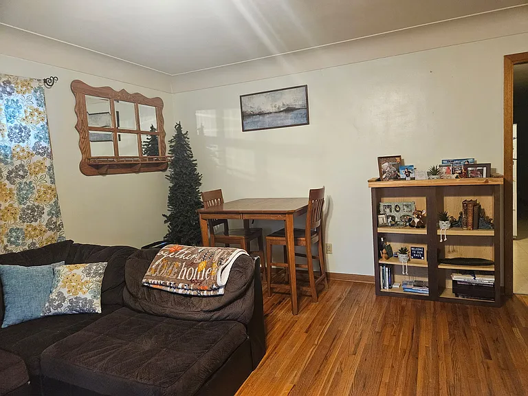 420 S Front St — Photo 11