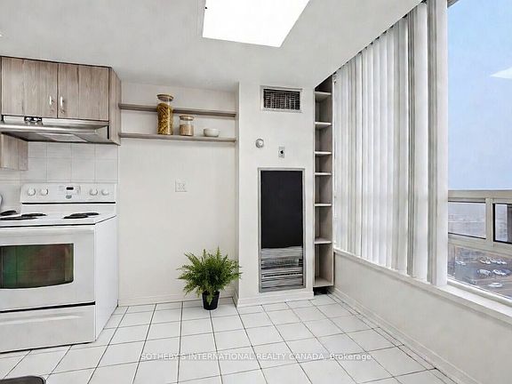4th image of 75 King St E #1512