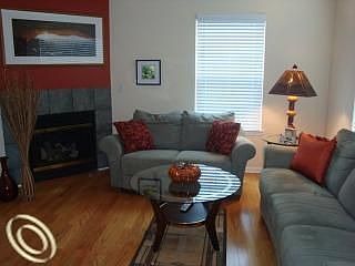 3rd image of 43141 Burlington Dr
