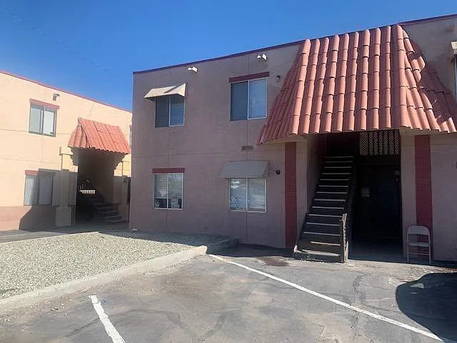 1025 McFie Ave — Photo 8