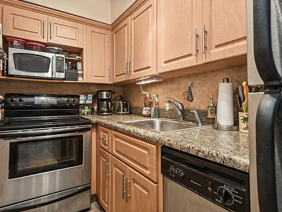 5th image of 1815 N Surf Rd APT 403
